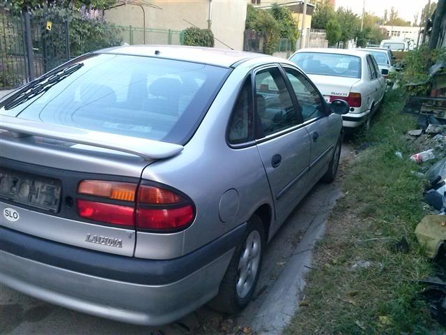 Renault-Laguna-u-Delovima
