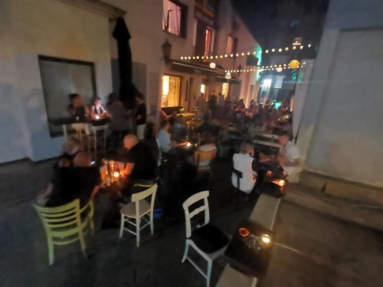 PRODAJEM-KAFIC-U-RADU