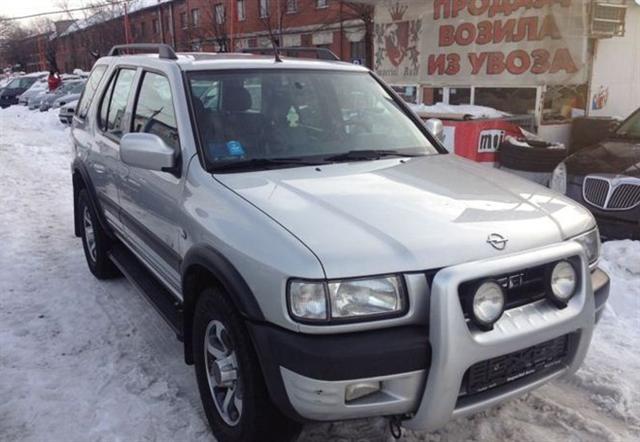 Opel-Frontera-2-2-DTi--01
