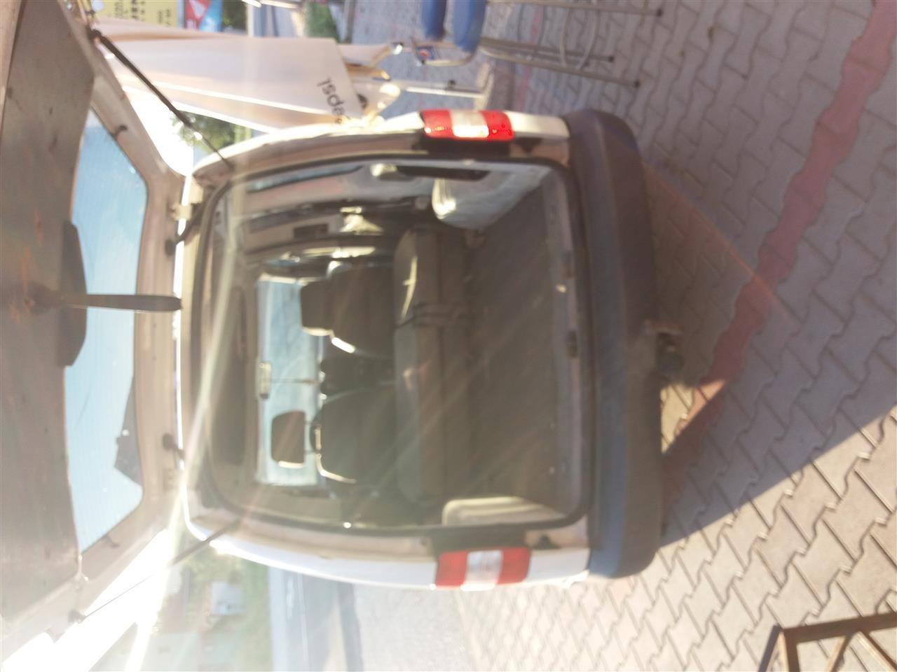 VW-Caddy-cedi-2005