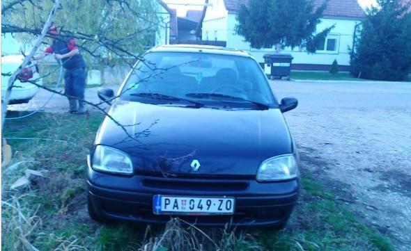 Renault-Clio--97