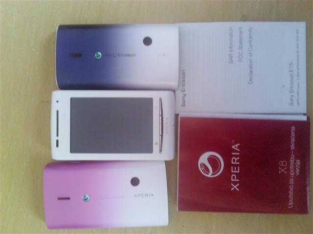 Sony Xperia X8