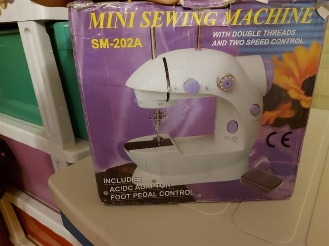 Mini šivaća mašina