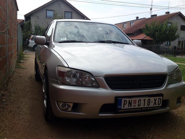 Lexus IS 200