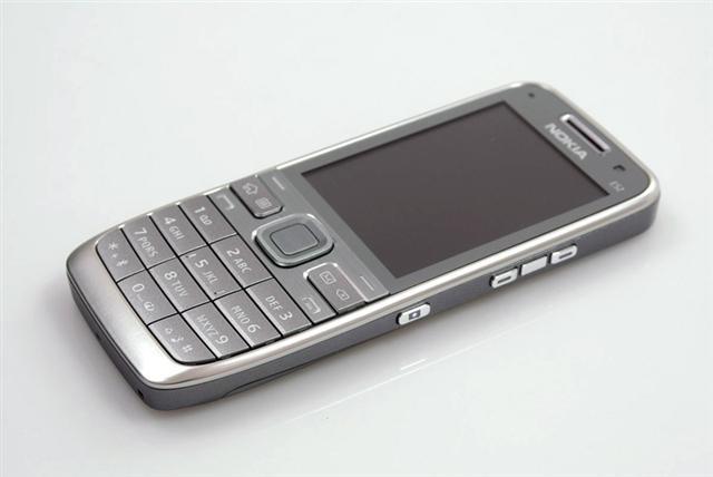 Nokia E52
