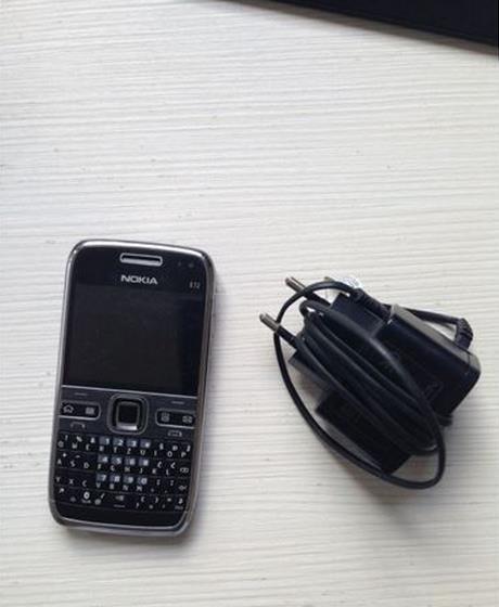 Nokia-E72