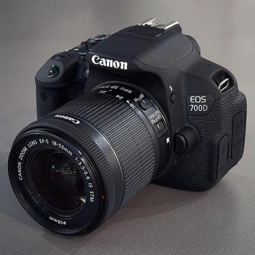 Canon EOS 700D 18-55 IS STM