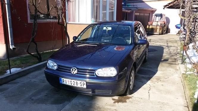 na prodaju moze zamena golf 4 