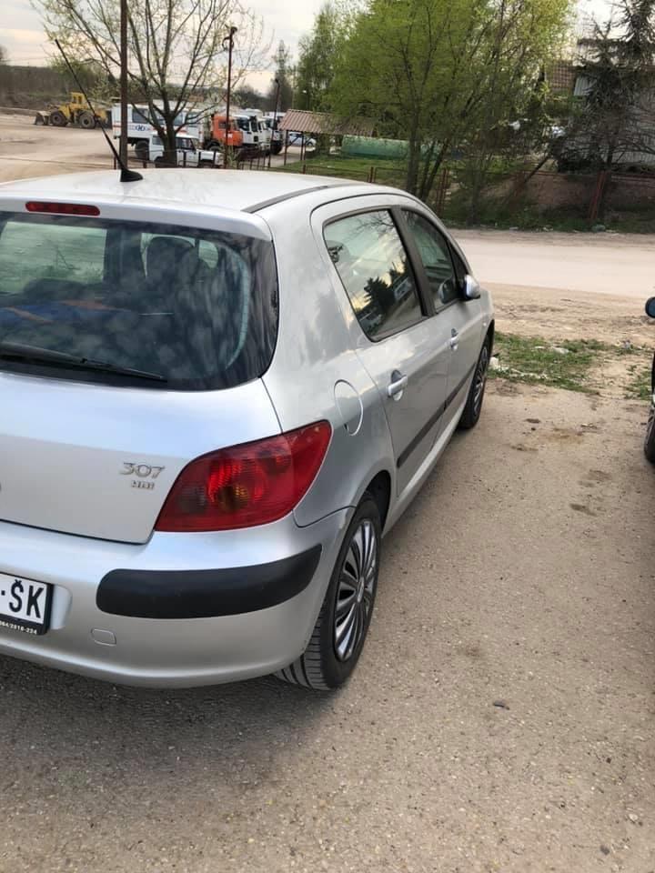 Pežo-307