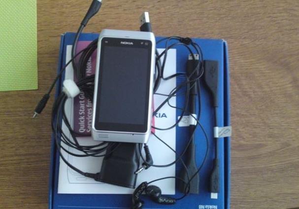 Nokia N8 - kao nov