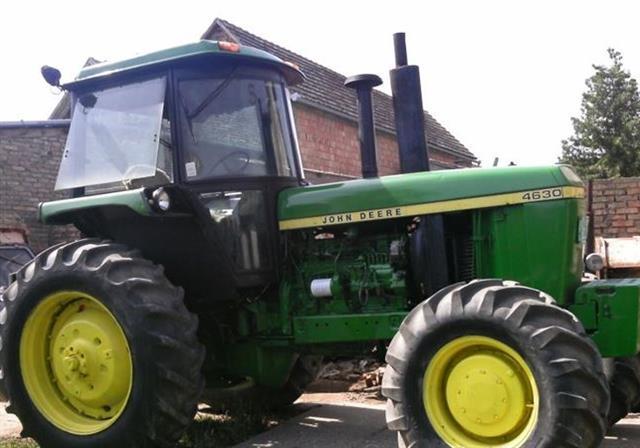 Traktor Johne Deere 4630