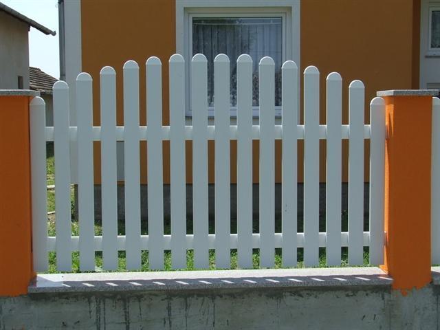 PVC-OGRADA-ZA-DVORISTE-BALKON-STEPNICE