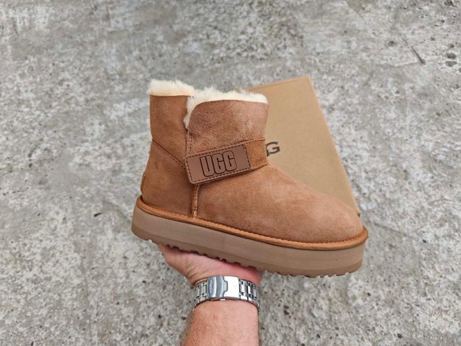 UGG Classic Mini Platform