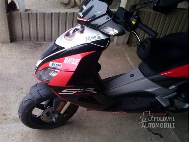 Aprilija-SR50