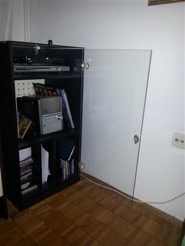 Kombo staklena komoda