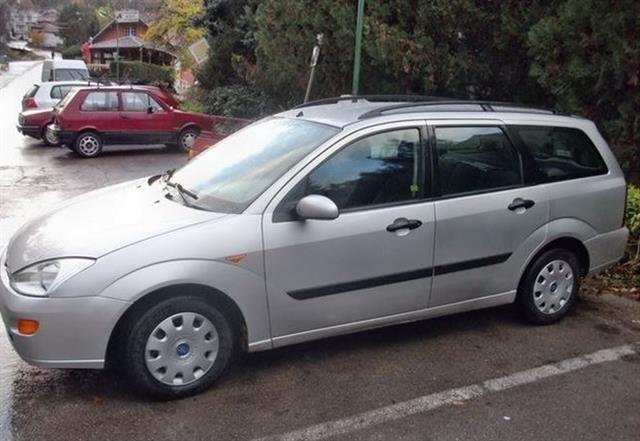 Ford Focus DDTI -01