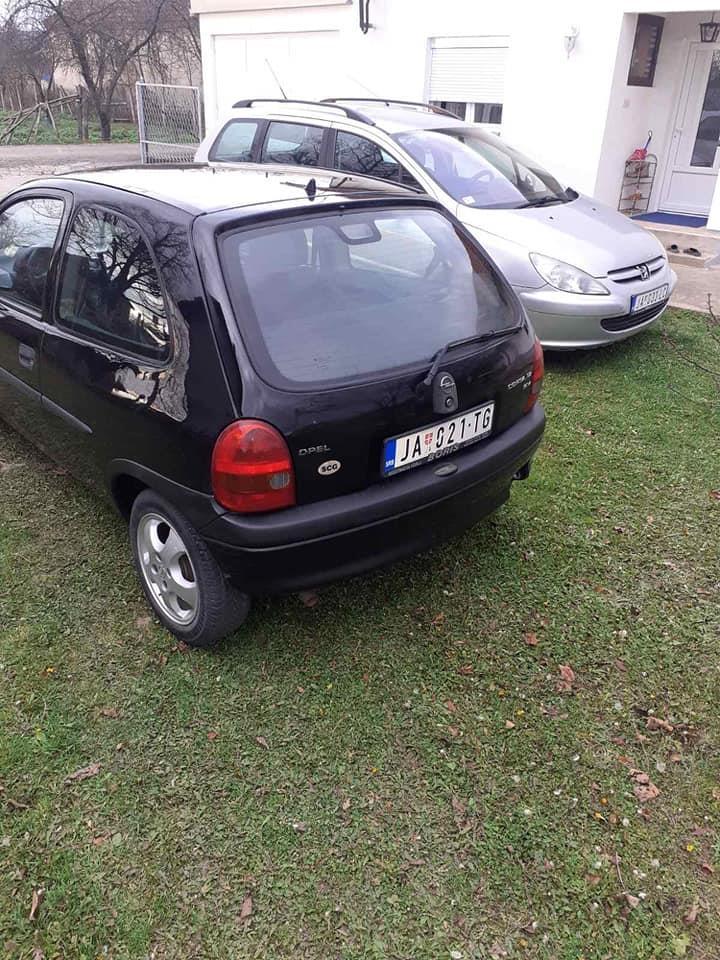 Opel-corsa-B