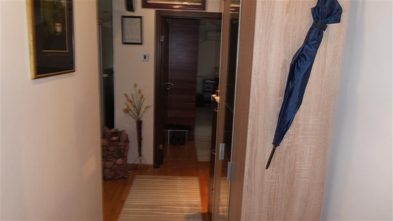 Stan-80m2-u-Centar-