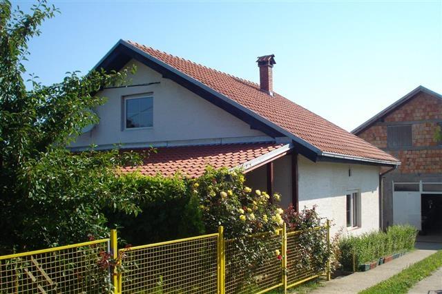 Kuce 382m2 u Avali