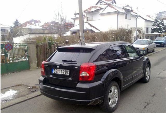Dodge-Caliber-SXT--08