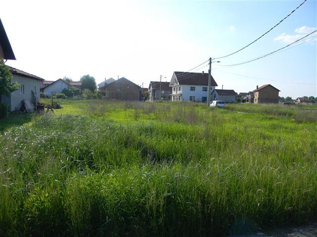 Plac od 1300m2 - Borca, Popova bara