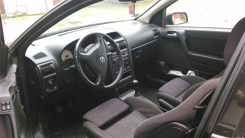 Opel-Astra--00