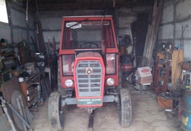 Traktor IMT542