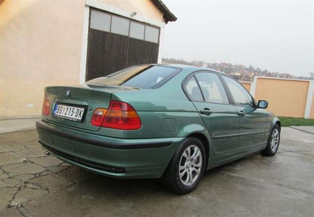 BMW-320--01