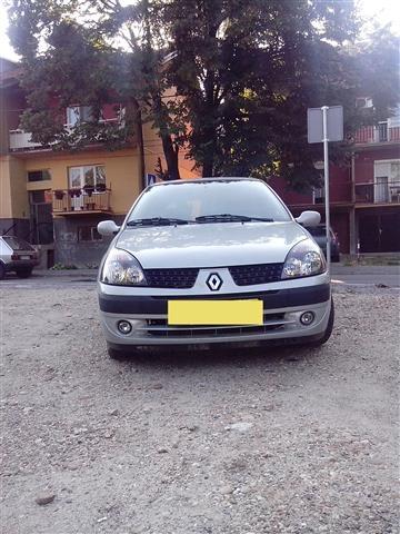 Renault-Clio--03