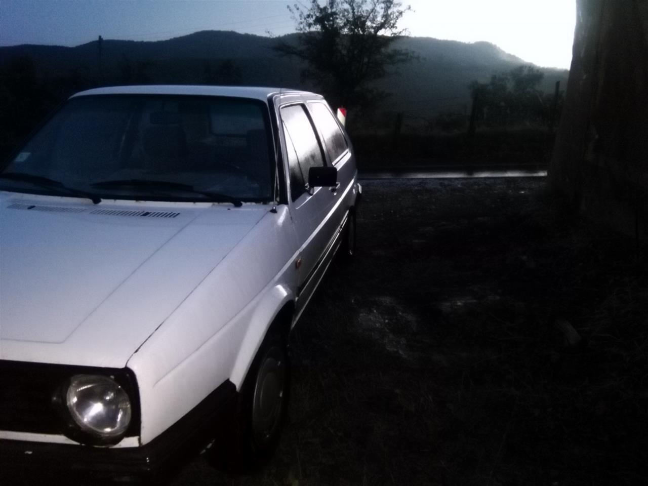 Volkswagen-Golf-2