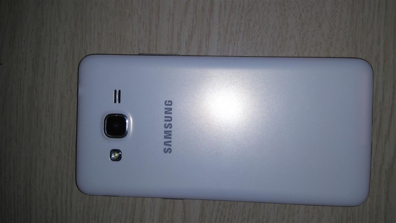 Prodajem-povoljno-Samsung-