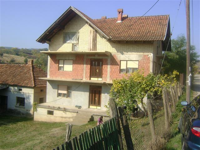 Prodajem dve kuće 400m2