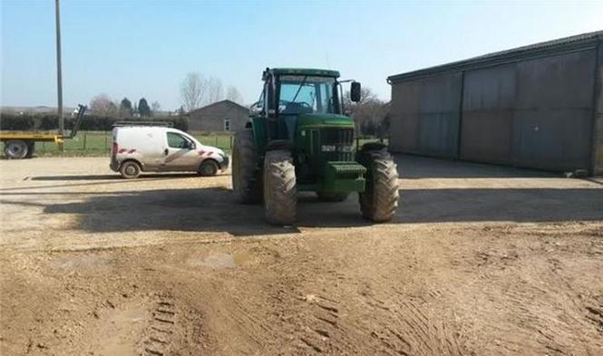 John Deere 7600
