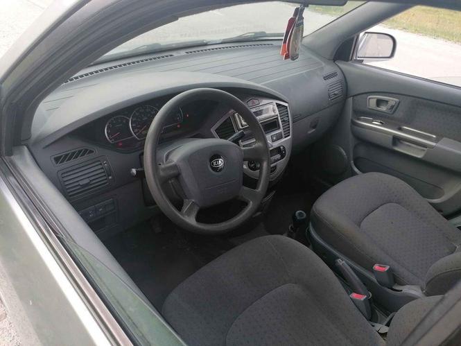 Kia carens