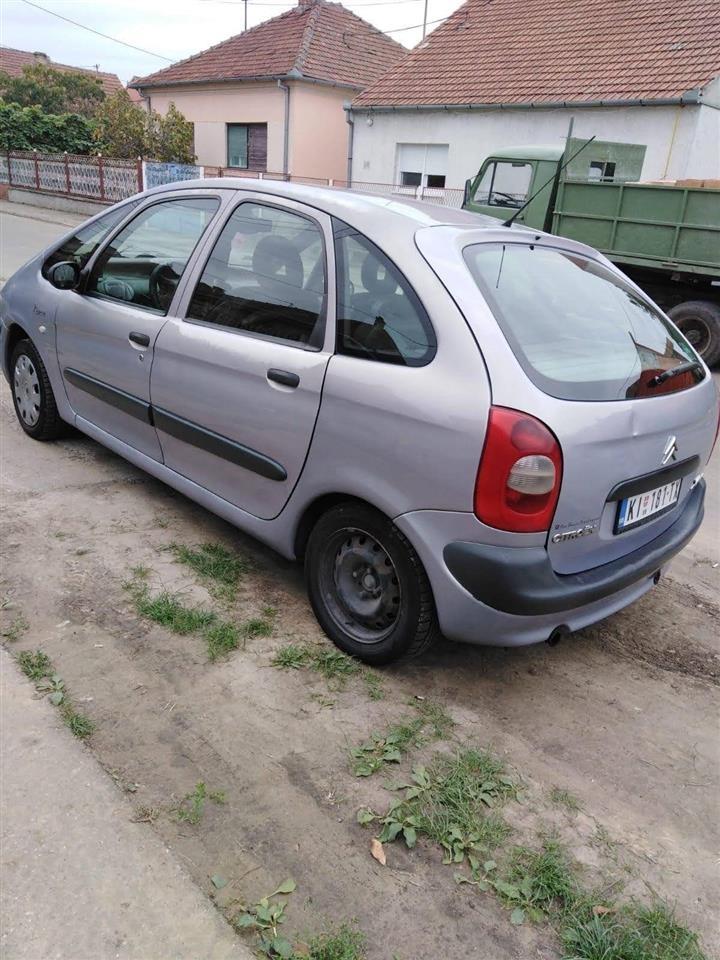 Prodaje-se-