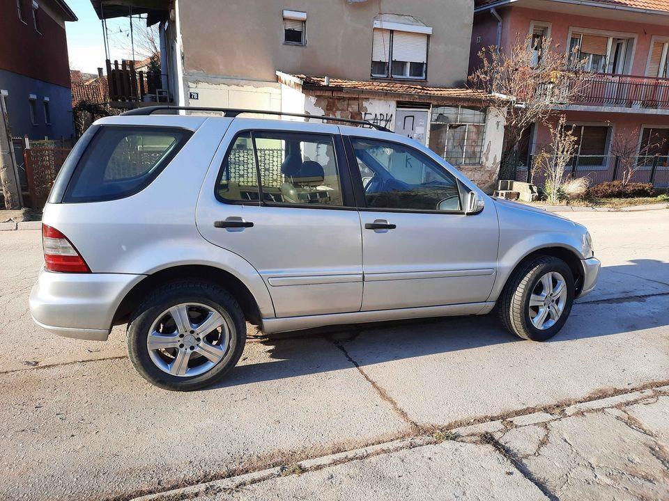 Mercedes-ml270