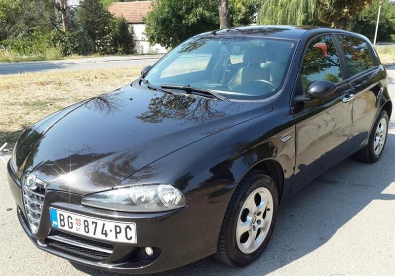 Alfa-Romeo-147--06