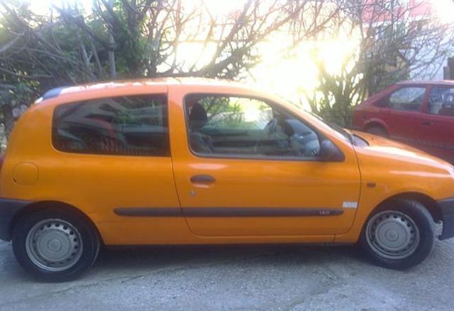 Renault Clio - 01