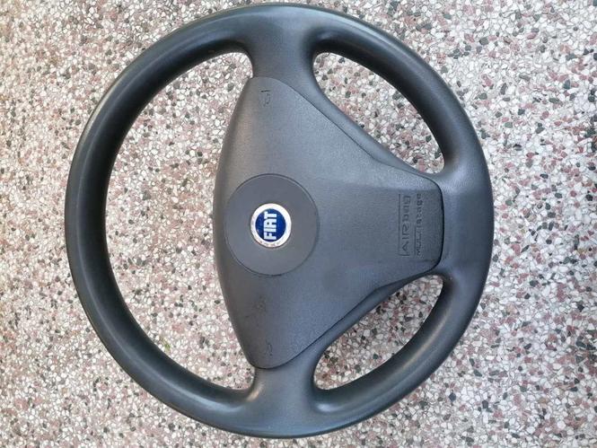 Fiat Multipla volan