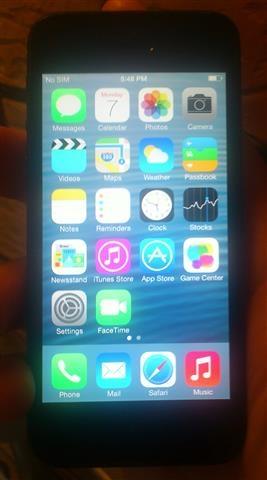 Iphone 5 16gb crni IOS 7