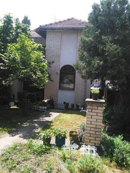 Kuca-u-Mladenovac