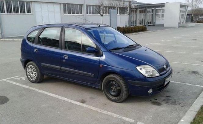 Renault Scenic 1.9 DCI -01