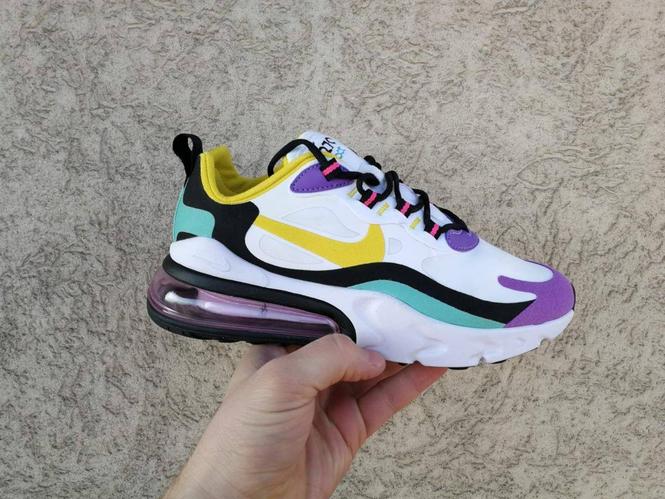 Nike 270 React