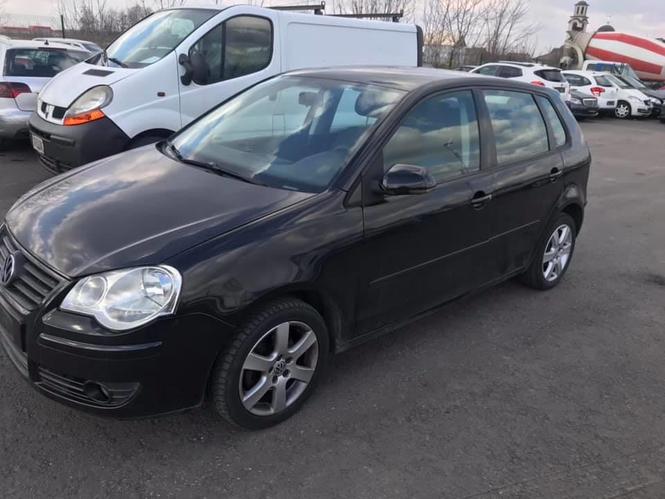 Polo 2009 1.2 Benz 2500€