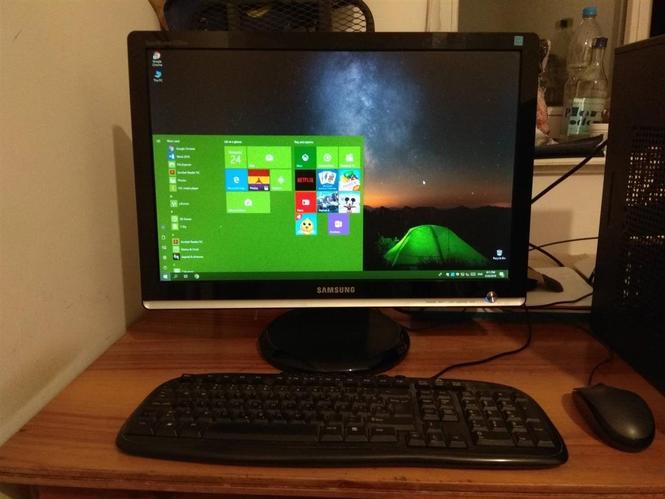 Moniror Samsung 22" inče 