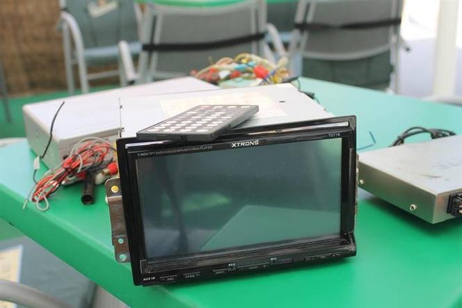Multimedia XtronsTD716 ALPINE NAVIGACIJA