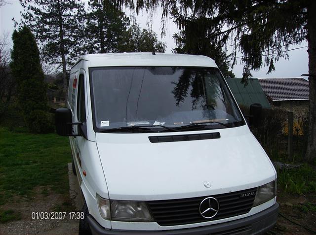 Mercedes--312D--00