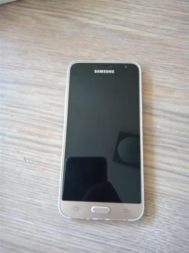prodajem samsung j3