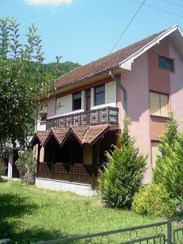 Kuća 160m2 u  Arilje Ivanjica