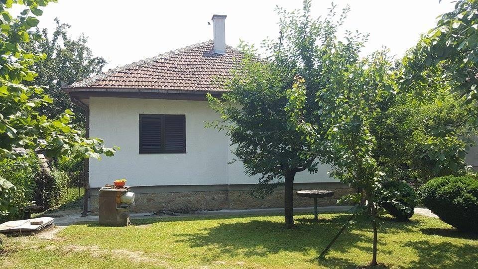 Kuca-u-Trsteniku